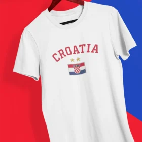 mockup-of-a-hand-holding-a-t-shirt-in-a-colorful-background-26735 (1) kopier